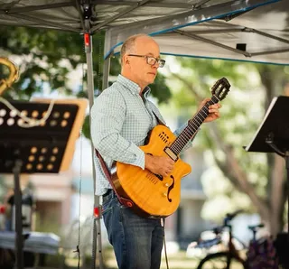 Michael O'Neill, Guitar