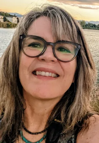 Sara Thompson, Vocals