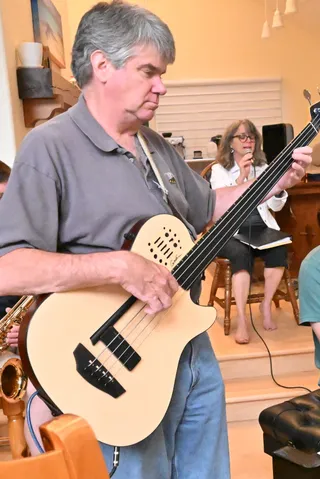Scott Rudge, Bass